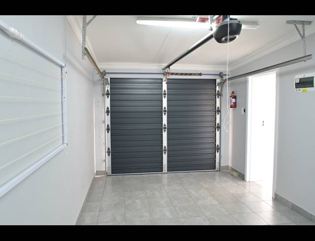 3 BEDROOM HOUSE FOR SALE IN HARTENBOS CENTRAL
